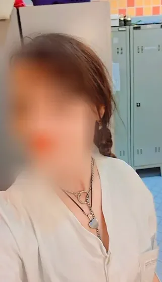 Amalie, 32