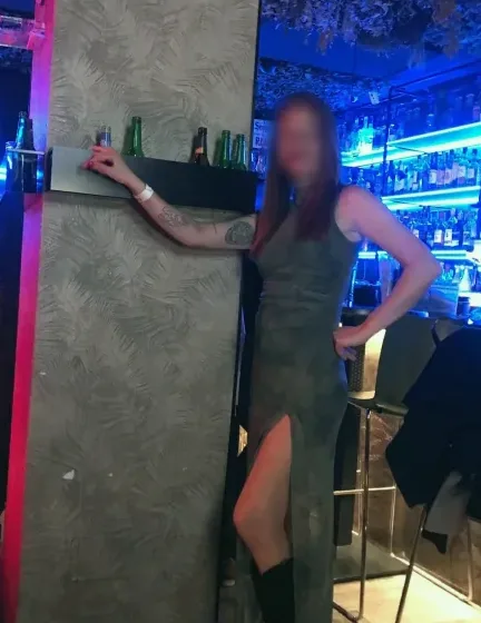 Amina, 40