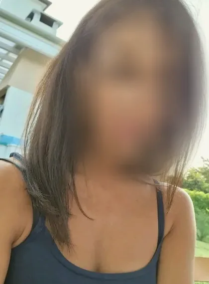 Ellie, 35