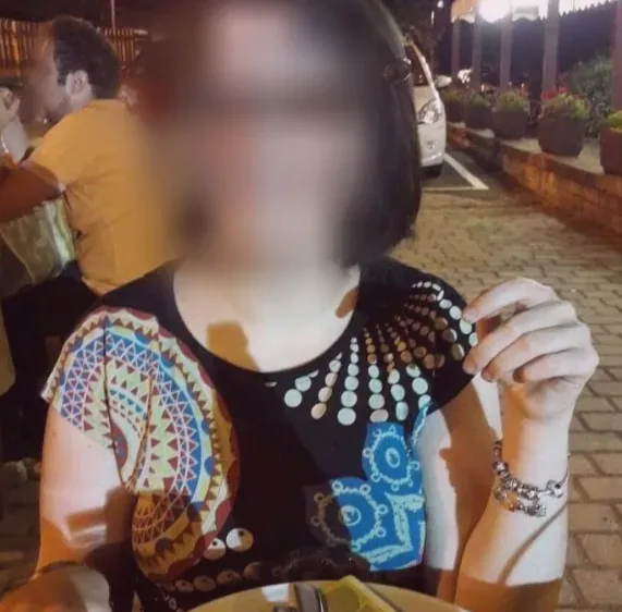 Esther, 32