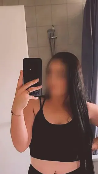 Leyla, 28