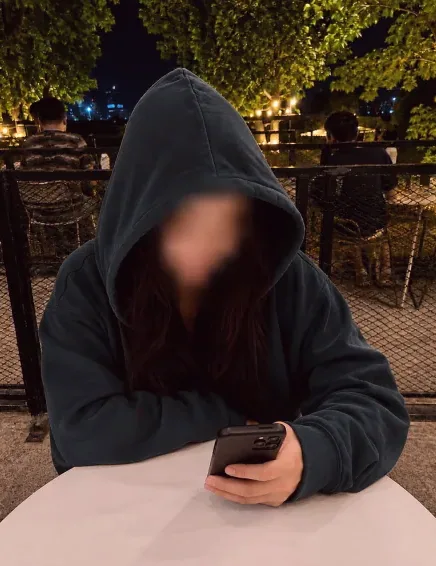 Malou, 26