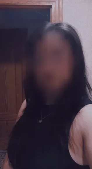Olivia, 24