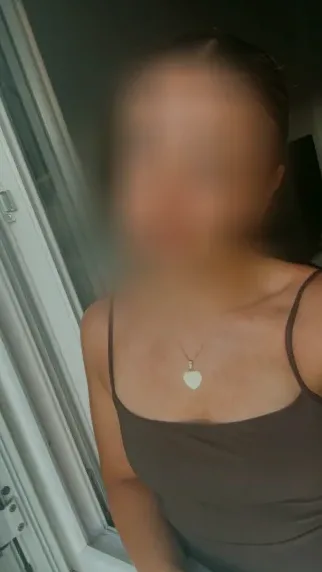 Olivia, 25